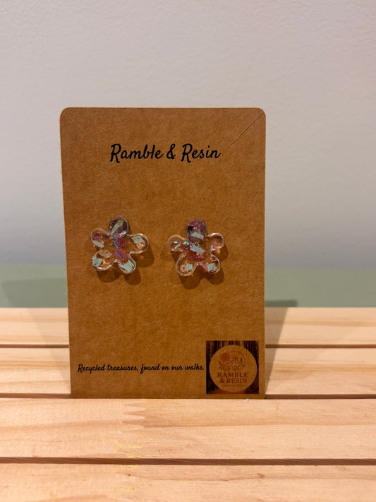 Flower stud earrings