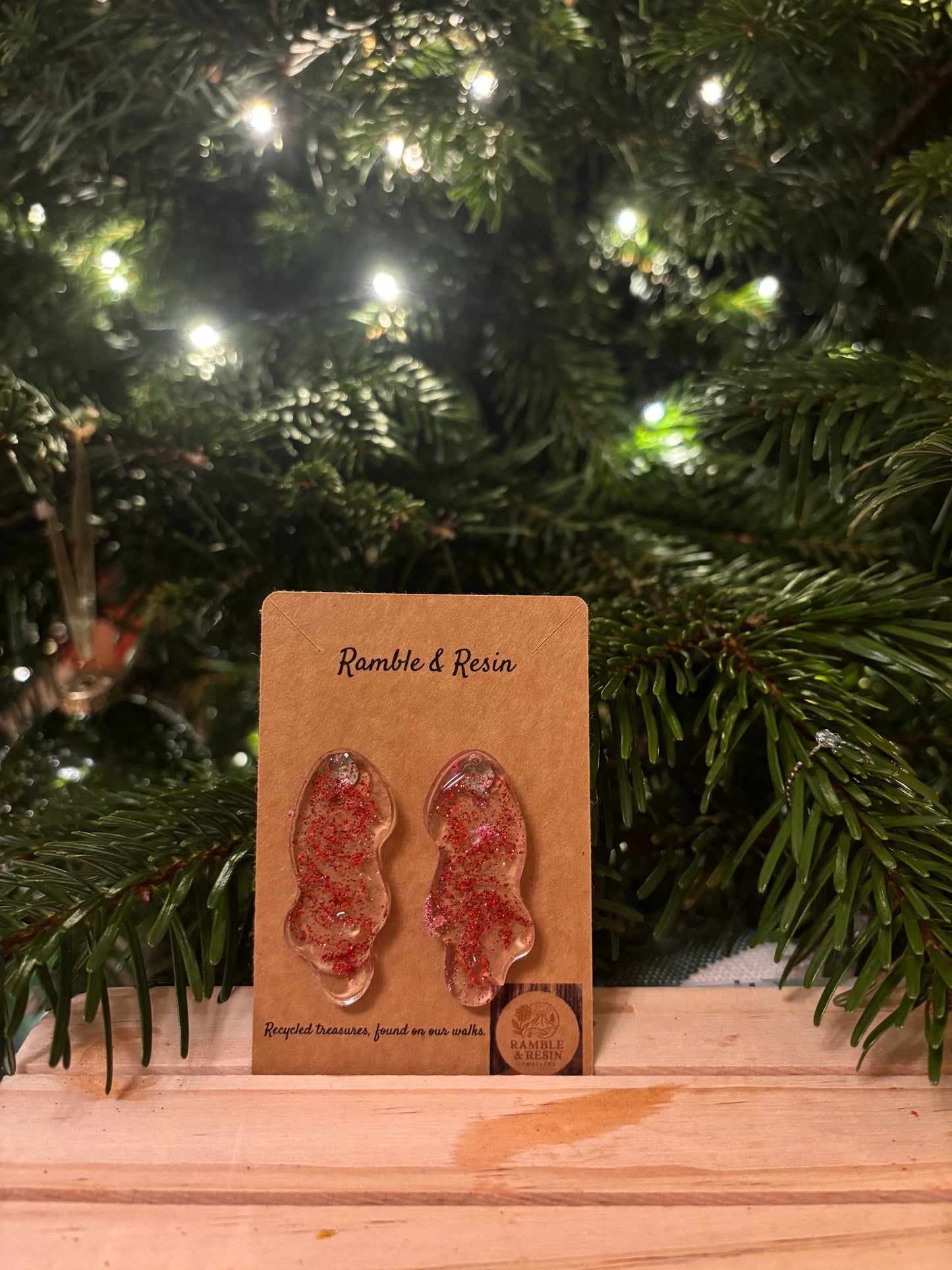 Medium stud earrings