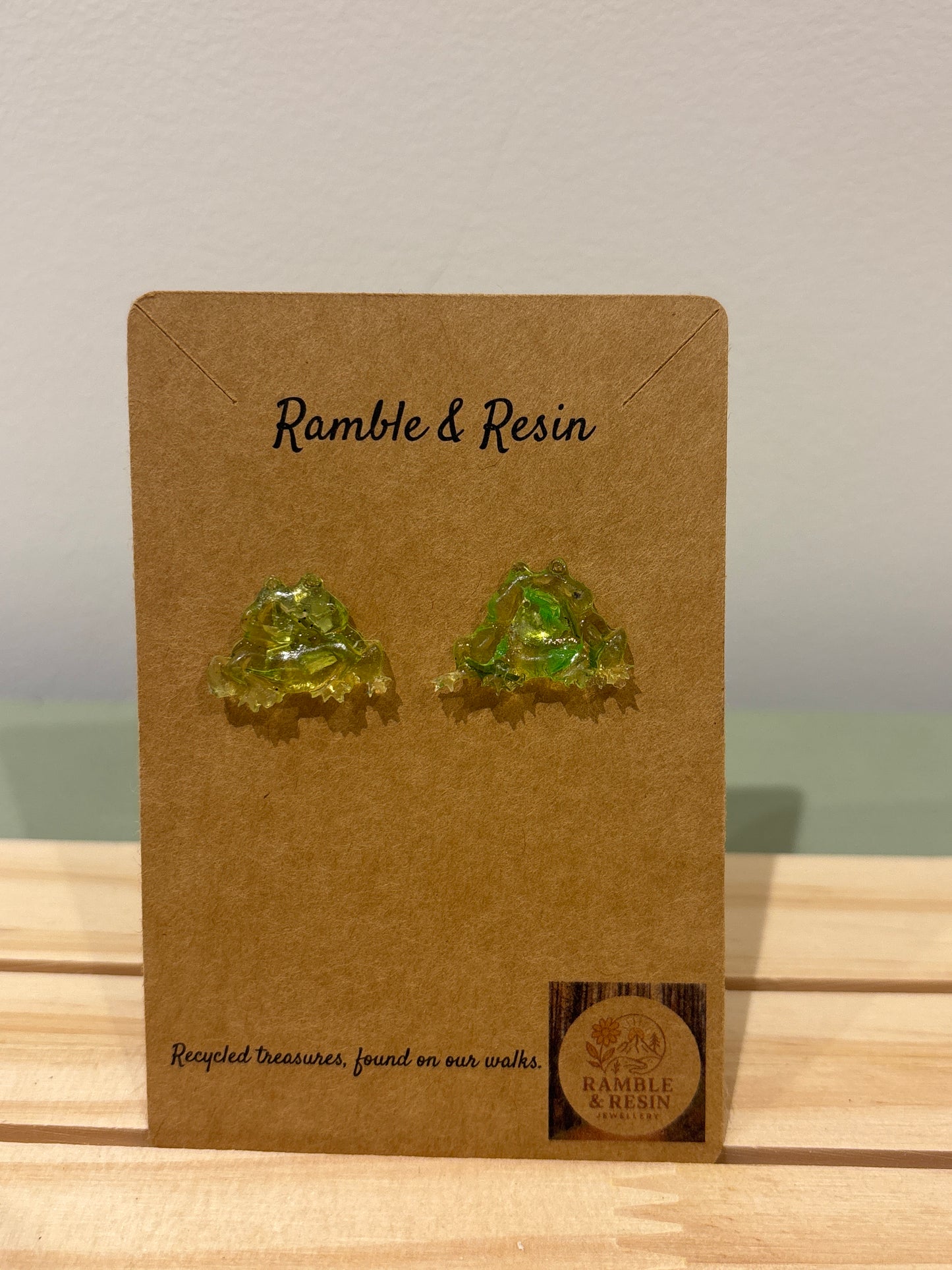 Small frog stud earrings