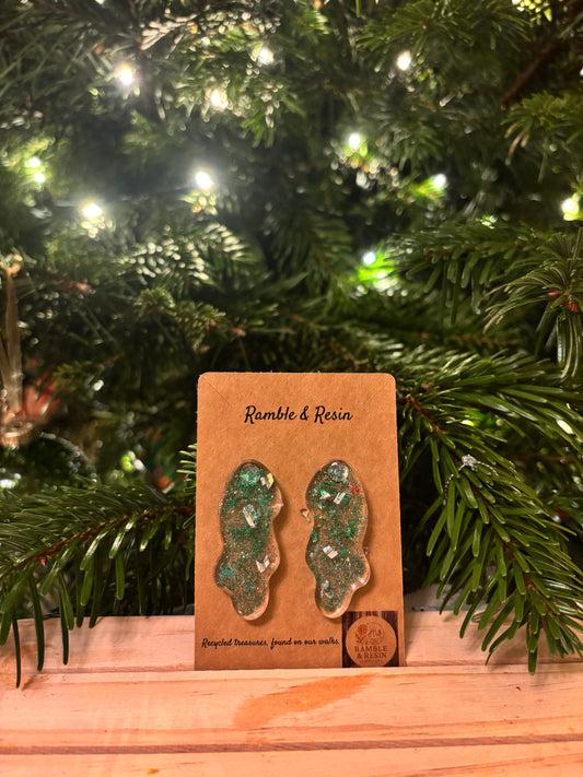 Medium stud earrings