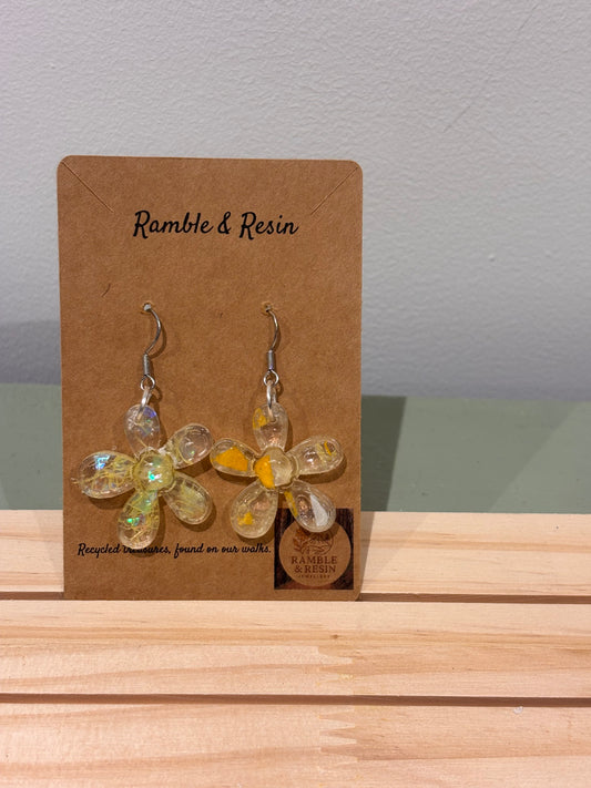 Flower dangle earrings