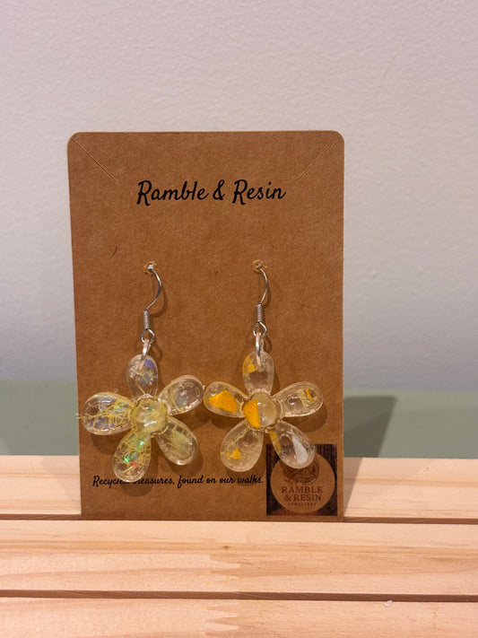 Flower dangle earrings