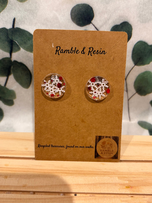 Small stud festive earrings