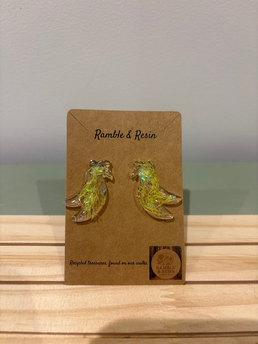 Medium stud banana earrings