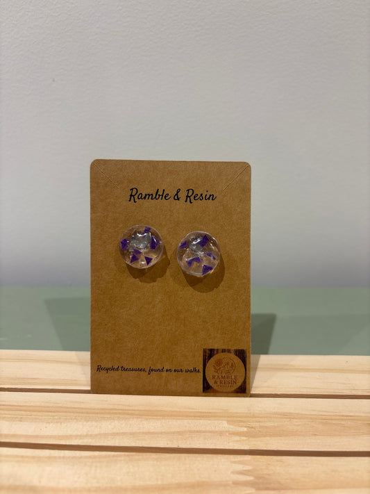 Medium stud earrings
