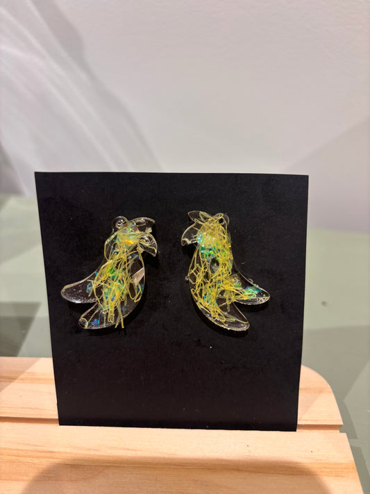 Medium stud banana earrings