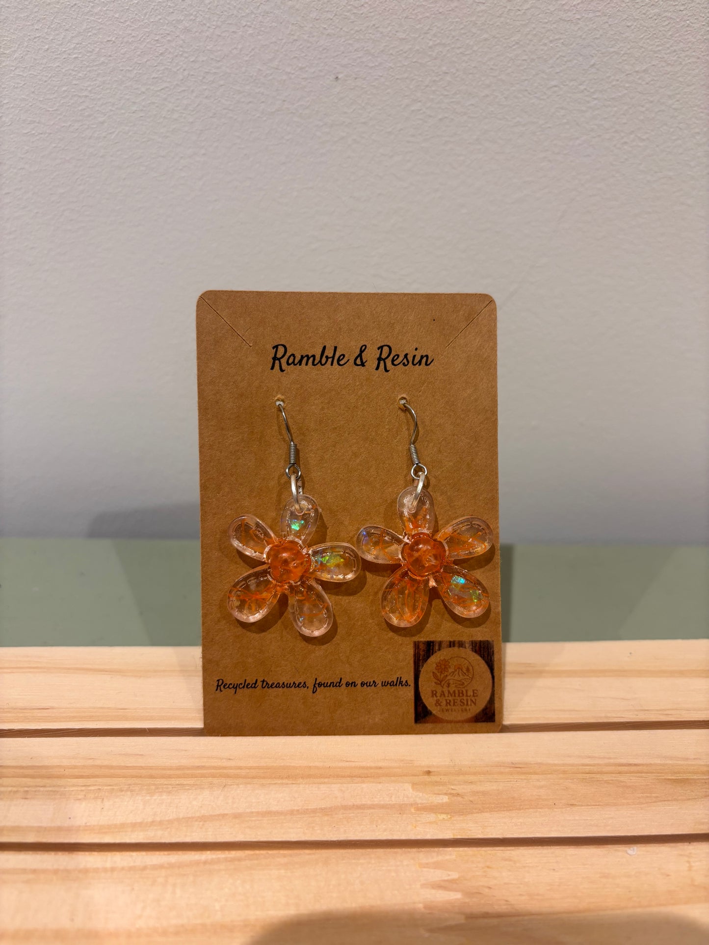 Flower drop earrings
