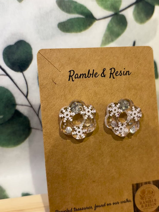 Snowflake stud earrings